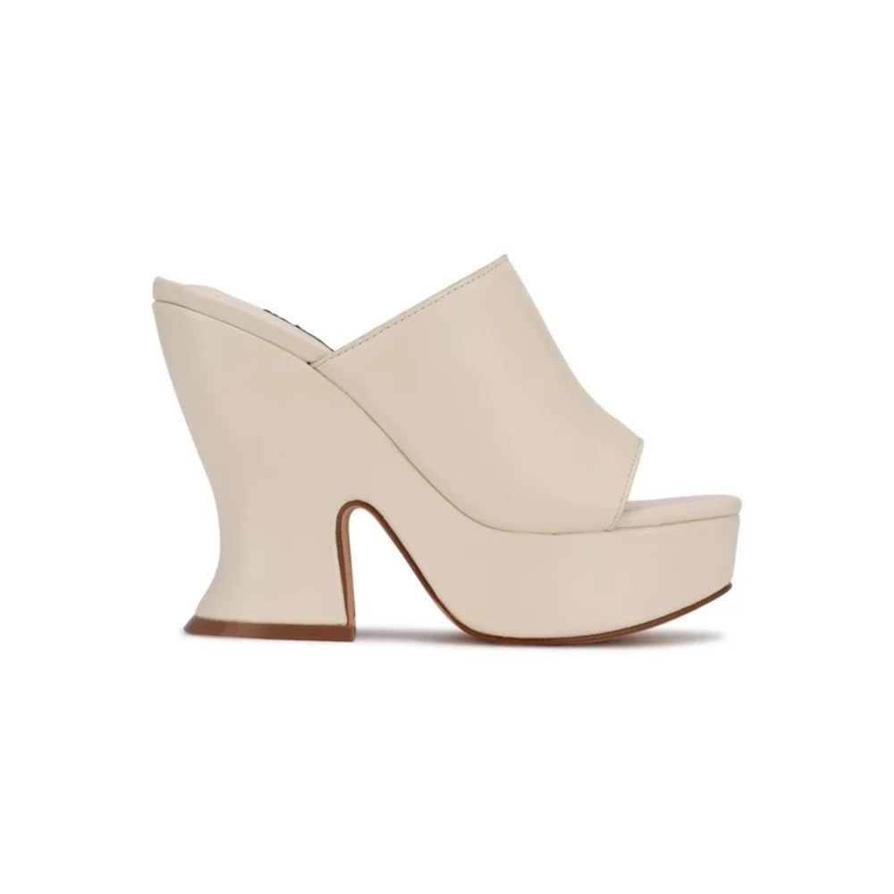 NINE WEST Platform Padded Flower Sandal